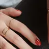 Con anillo fino cuadrado Yu jewelry para mujer, minimalista, hueco, estilo europeo y americano, acero de titanio, chapado en oro al vacío, apilable para Instagram, con anillo de retención de color