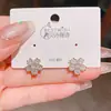 Lujo Ligero, Gama Alta, Sencillos, Pendientes de Estrella y Flor Mini Incrustados de Diamantes, Versátiles y Elegantes, Joyería de Oreja Única de Nicho Retro