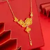 Mismo Estilo que el Usado en Joyerías, Estilo Antiguo Oro Arena Tres Vidas Tres Mundos Flor de Melocotón Floreciente Collar, Cadena Integrada, Serie de Bodas