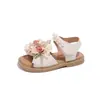 Sandalias Exquisitas para Niñas con Lazo de Flor Zapatos de Princesa de Moda 2025 Nuevos Zapatos de Playa para Bebé con Suela Suave y Punta Abierta