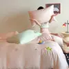 Juego de Cuatro Piezas Bordado de Dibujos Animados de Alta Gama Clase A en Tencel Lenzing, Funda de Edredón Sedosa, Sábana de Cama Refrescante, Juego de Cama Lindo de Tres Piezas