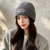 Otoño Invierno Estilo Americano Gorro de Lana Bordado con Letras Cálido para el Frío Gorro de Punto Versátil Estilo Coreano Moderno Unisex Estilo Pareja