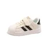 Zapatos Casuales de Skate para Niños Estilo Coreano 2025 Verano Nuevo Zapatillas con Puntera de Concha para Niños y Niñas Zapatos Deportivos de Suela Blanda para Bebé