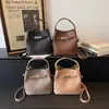 Bolso Pequeño Retro de Gama Alta para Mujer 2026 Nueva Moda Bolso Cruzado Versátil Bolso de Mano de Moda Muy Vendido Bolso Cubo