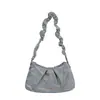 Bolso de mujer 2026 nuevo popular bolso de axila, bolso nube de alta gama, bolso pequeño cruzado de un solo hombro plisado texturizado de nicho