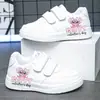 Tenis de caricatura, ligeros, versátiles para 2026, para mujer, con temática infantil, tenis casuales estampados, transpirables, tenis blancos, zapatos para niños