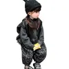 Conjunto de Outono para Meninas 2025 Novo Estilo Bebê Menina Colete Suéter Tricotado Calças Estampa Leopardo Conjunto Três Peças Roupa de Outono Infantil