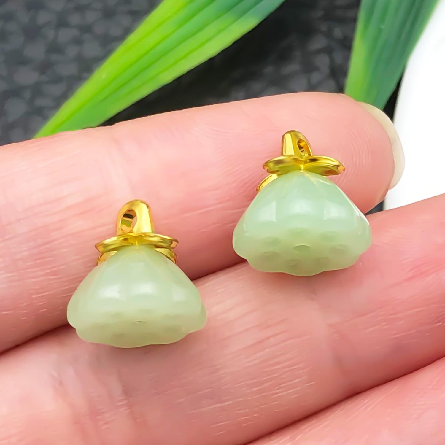 22202-HL-浅绿色锌合金琉璃叶子莲蓬扣11x10mm-