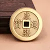 Monedas Grandes y Gruesas de Latón para Ofrendas en Templos, Monedas Imitación Antiguo Cobre de los Cinco Emperadores, Específicamente para las Dinastías Kanton y Shunzhi, Usadas para Protección del Umbral de la Puerta