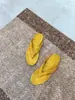 Chanclas de alta gama Guangzhou Lp de moda, de gamuza y cuero genuino para mujer, Sandalias planas de tiras para exteriores de verano, Zapatos casuales de playa
