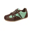 Zapatos Gump con hebilla, versátiles para primavera y otoño, de suela plana, zapatillas casuales de bloques de color, zapatillas de entrenamiento alemanas, nueva moda femenina 2026 tela