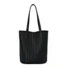 La popular bolsa de cubo tejida de gran capacidad de este año para mujer, novedad de verano 2026, bolso de hombro individual de moda casual de alta gama
