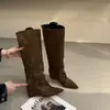 Botas Longas Estilo Coreano First Encounter Season em Camurça Bico Fino Salto Escondido Outono/Inverno 2026 Novas Versáteis Ajustadas ao Corpo Acima do Joelho Botas de Moda