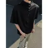 Camiseta de Manga Curta com Botão Irregular para Homem no Verão Marca de Moda Americana 300g Ombreiras Pesadas Gola Alta Parcial Mangas Curtas