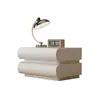 Nova Mesa de Cabeceira Branca Creme Tendência para Uso Doméstico, Minimalista Estilo Italiano em Couro, Armazenamento de Madeira Maciça para Quarto