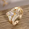 Anillo de moda con forma irregular para mujer con incrustación geométrica de seis garras y circonita redonda, Nuevo modelo de transmisión en vivo de Tiktok