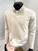 Moletom masculino estilo americano de peso pesado em fleece com gola alta, perfeito para outono e inverno, apresentando uma gola semi-alta e mangas compridas para aquecimento