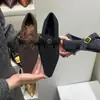 Sapatos Cinza Pelúcia Estilo Tweed com Salto Interno Bico Fino para Mulheres Outono e Inverno Novos Sapatos de Algodão Estilo Francês Mary Jane com Decote Redondo