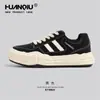 Tênis Universais Pretos de Solado Grosso para Homens 2025 Outono Novo Nicho Versátil Sapatos Dissolventes Esportivos Casuais de Lona