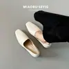 Cuero suave minimalista moda perezosa cómoda para usar por fuera 2026 Otoño boca profunda zapatos de vestir para mujer sin cordones para el trabajo diario profesional