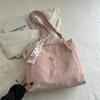 Bolsa Feminina 2024 Novo Estilo Coreano Textura Simples Cor Sólida Moda Tendência Lenço de Seda Bolsa Tote Versátil de Ombro