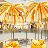 Fuegos artificiales y exhibiciones de globos por el Festival de Medio Otoño y el Día Nacional, decoraciones de escaparates y arreglos de ambiente acogedor para centros comerciales