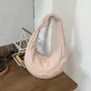 Bolso de moda de diseño nicho estilo coreano transfronterizo 2026 primavera-verano nuevo bolso tipo dumpling para mujer, bolso de hombro casual y ligero