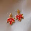 Aguja de Plata S925 Hoja de Arce Roja Coreana Nuevos Pendientes Elegantes de Alta Gama Retro Únicos Pendientes Venta al por Mayor Transfronteriza
