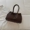 Bolsa tote casual fashion de grande capacidade, nova tendência de moda para o início do outono de 2026, bolsa de ombro de cor sólida de alto valor para o dia a dia