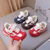 Nuevos Zapatos Infantiles Primavera/Verano 2026: Zapatos Deportivos Casuales Cómodos de Suela Suave para Niños, Zapatos de Moda Retro Estilo Coreano para Niñas Forrest Gump