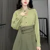 Hermoso Traje de Dos Piezas Estilo Retro Literario Verde de Principios de Otoño Camisa de Manga Larga Falda Plisada de Cintura Alta para Mujer