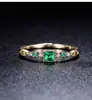 Anillo Cruzado de Cristal Dorado Esmeralda Borde Cuadrado para Viajes Transfronterizos Moda Temperamento Sencillo Joyería para Mano