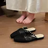 Mules Cerrados de Malla Bordada de Moda para Mujer, Nuevo Estilo Verano 2026, Tira Única con Adornos de Perlas, Sandalias Planas Estilo Hada