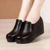 Nuevos zapatos de cuero para mujer de tacón de cuña, boca profunda, para las cuatro estaciones, punta redonda, tacón medio, suela antideslizante, plataforma impermeable, para ocio, trabajo, mamá.