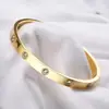 Pulseira Lele Jewelry Cor Ouro Rosa Aço Titânio Retém a Cor Cravejada com Diamantes Exquisite Fashionável Design de Nicho Versátil Luxo Leve Acessório de Mão para Mulheres