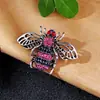 Broche de Abeja Insecto con Pedrería al por Mayor del Fabricante Accesorios Transfronterizos Europeos y Americanos para Ropa y Abrigos Personalizados para Mujeres