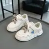 Zapatillas bajas para niños, zapatillas deportivas para niñas, nuevo estilo primavera 2026, zapatillas dulces de princesa, zapatos casuales para niños con suela suave antideslizante