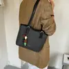 Bolsa tote minimalista de grande capacidade, nicho de moda estilo coreano, novo modelo 2026, bolsa de ombro e transversal de alta qualidade