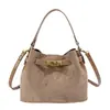 Bolsa de balde de alta qualidade, retrô e minimalista; bolsa de ombro estilosa e casual; uma bolsa única e elegante com um alto apelo estético