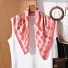 Bufanda de Seda de Textura Lujo Ligero 70 cm para Mujer, Brillo Satinado, Elegante Accesorio para el Trabajo, Diseño Único, No Producido en Masa
