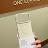 Adequado para iPhone 18 Pro Max, esta capa magnética para celular com sensação de pele é uma capa protetora de silicone líquido com cobertura total, projetada para prevenir quedas e proteger seu telefone.