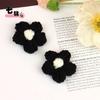 Spot handmade lã puff flor broche bonito cinco pequenas flores crochê DIY acessórios de cabelo feitos à mão