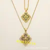 Versão High-End V-Gold Trevo de Quatro Folhas Escovado Estilo Ópera Casa da Corte Esmalte Branco Pérola Natural Banhado a Ouro 18K Colar Buccellati