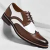 Nuevos Zapatos de Cuero Estilo Británico con Colores Contrastantes, Diseño Tallado Brogue, Zapatos Derby para Hombre, Zapatos Casuales Formales de Negocios, Zapatos de Boda para Novio