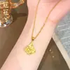 Colar com Pingente de Folha de Ginkgo Triturada Popular do Xiaohongshu, Toque de Luxo Leve e Sofisticado, Cor Duradoura, Corrente de Clavícula Pequena com Amuleto da Sorte