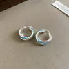Nuevos pendientes de estilo europeo y americano con aguja de plata y detalles de diamantes en forma de cruz C, pendientes de diseño único, modernos y versátiles para el uso diario