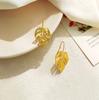 Pendientes de hoja distintivos de oro auténtico bañados en cobre, elegantes y modernos, pendientes vintage de celebridades de Internet, pendientes de moda para mujer T99