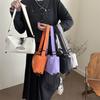 Bolsa Feminina Transversal de Nylon Coreana para Commuter Estilo Cool Hot Girl Baguete Axilar de Ombro Casual