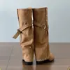 Botas largas de mujer de tacón grueso para adelgazar en color café, nuevo modelo otoño 2026, versátiles de estilo vintage que aumentan la altura, para combinar con faldas y pantalones