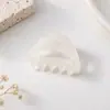Clip elegante de tiburón con diseño de celebridad de Internet de viento frío, clip de agarre hueco de color sirena, clip de flequillo exquisito que combina con todo, clip para la cabeza trasera